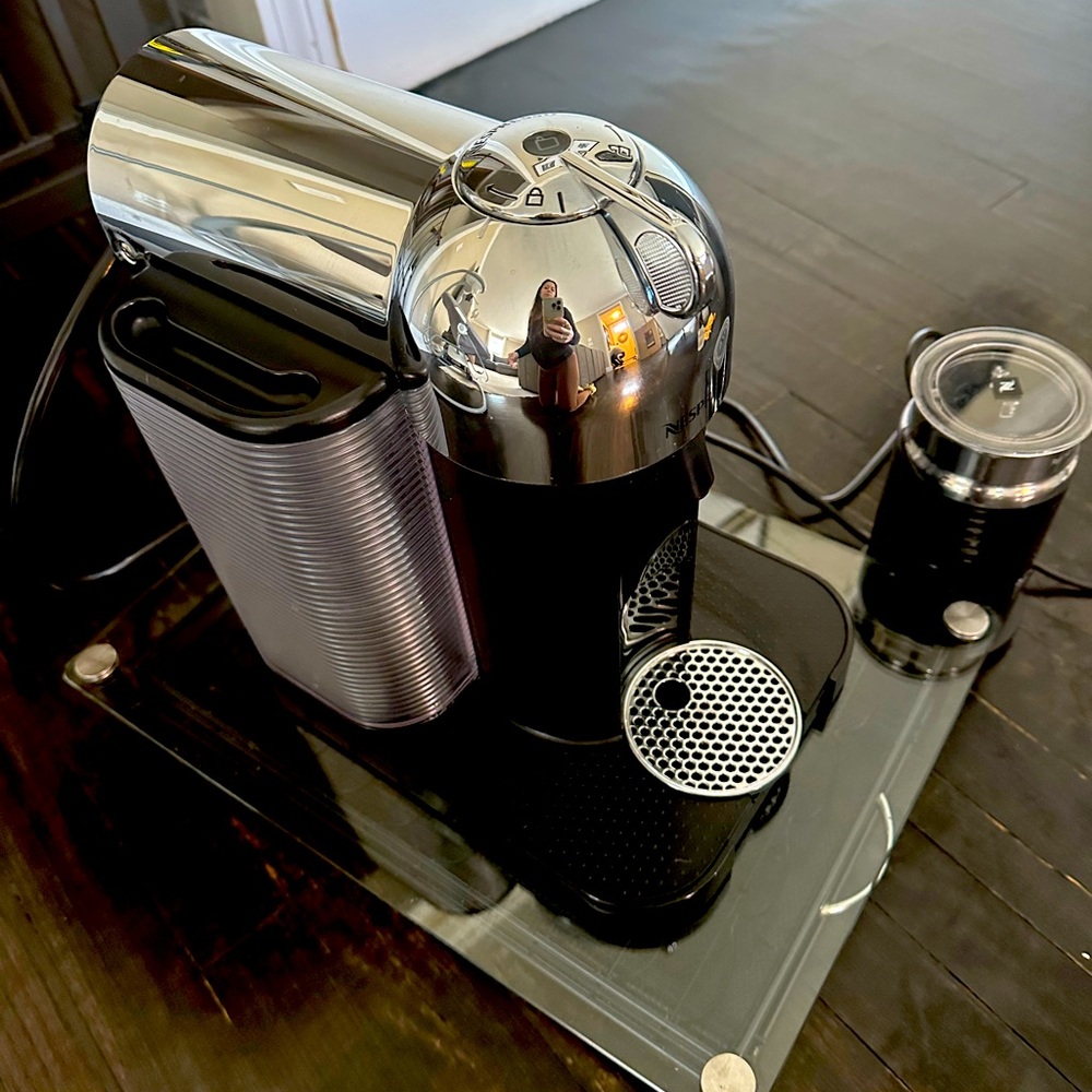 Nespresso vertuo machine with accessories